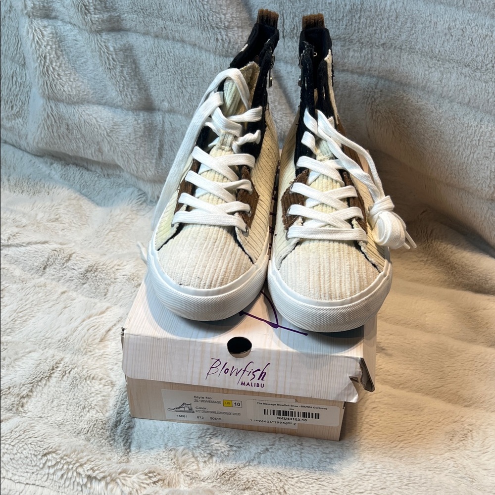Blowfish Women's Sneakers in Cream and Black